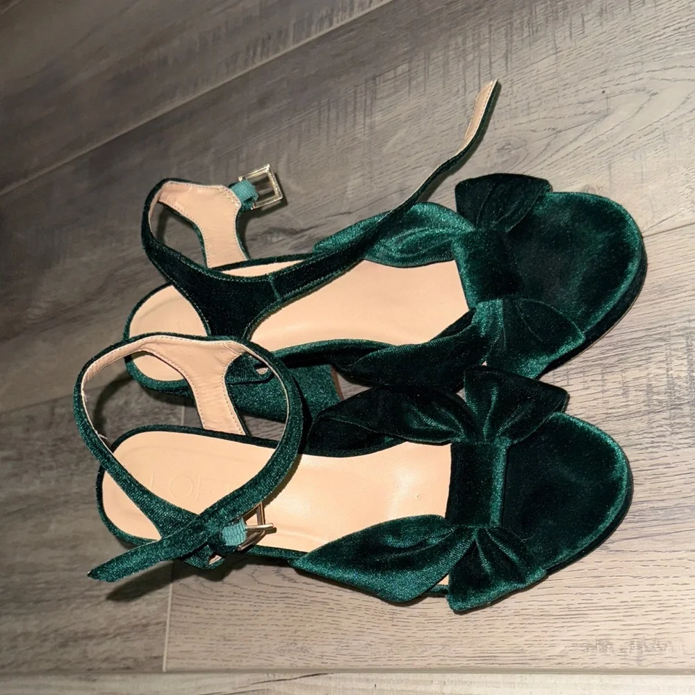 LOFT Emerald Green Velvet Platform Heels with Bow